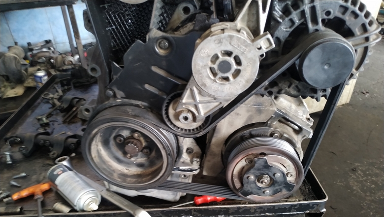 Motor Üstünde V Kayışı