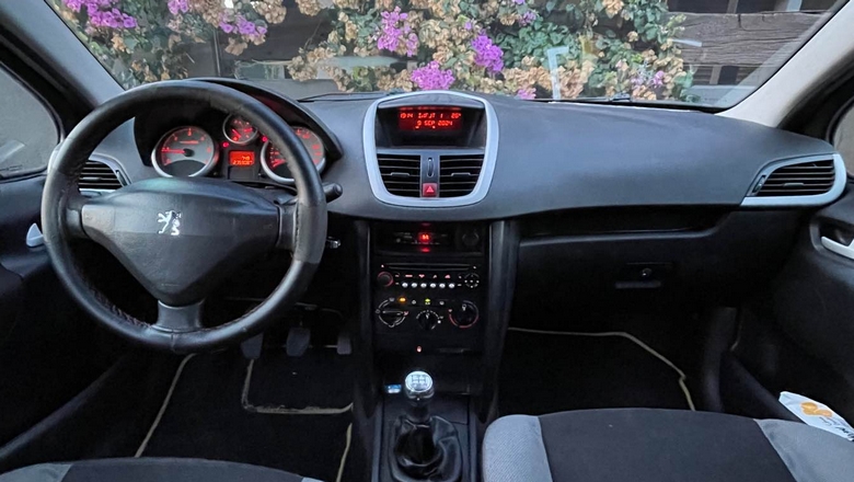 Peugeot 207 İçi
