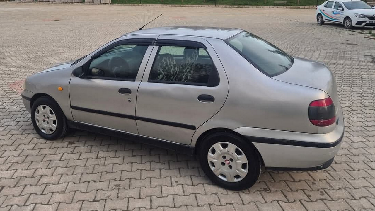 Fiat Siena Arka ve Yandan Görünüm